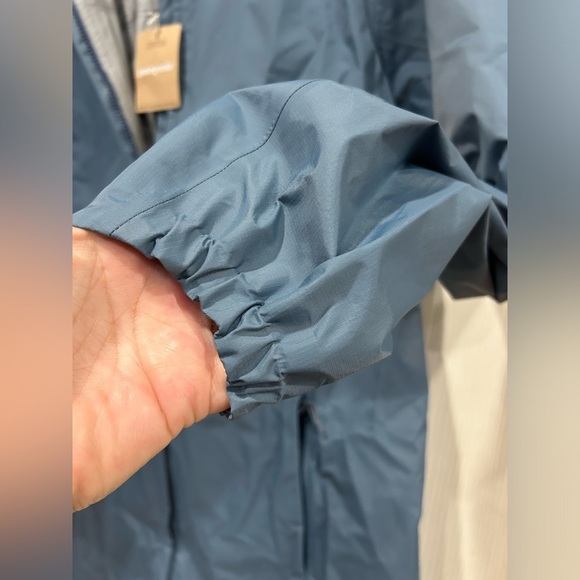 Patagonia Women's XL Torrentshell 3L Rain Parka Utility Blue Jacket NWT - Picture 4 of 10